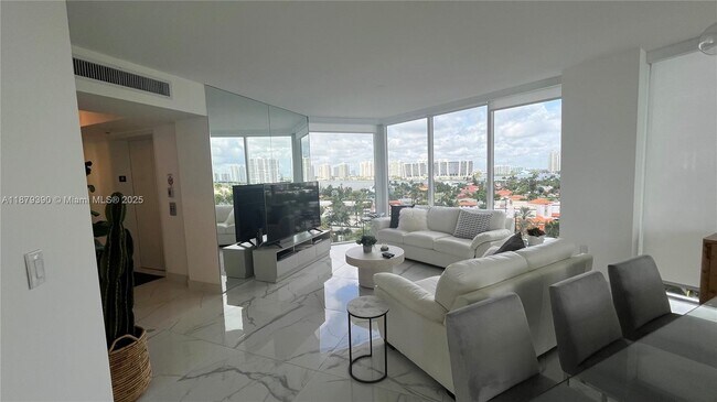 Foto del edificio - 18671 Collins Ave