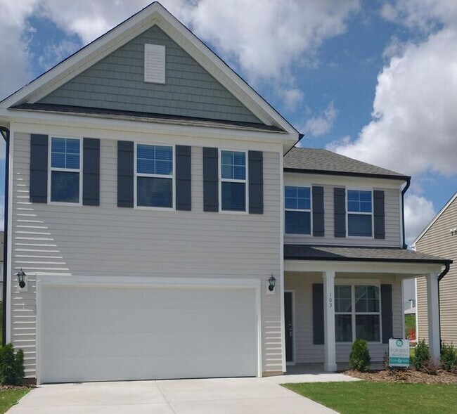 Foto del edificio - Just Listed in Benson, NC! Your dream home awaits — 4 bedrooms, tons of space, and gorgeous upgra...