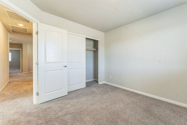 Foto del edificio - 7504 Red Plumeria Ave