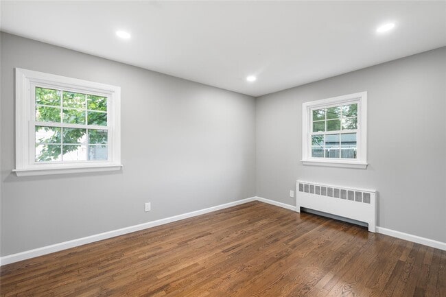 Building Photo - 258 Gilling Rd