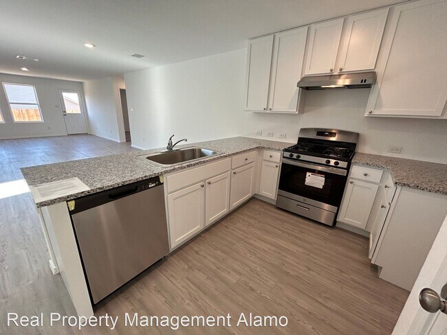 Foto del edificio - 4 br, 2 bath House - 14566 Greenfield Mill