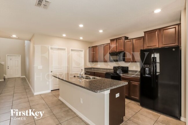 Foto del edificio - 5041 Brickwood Rise Dr