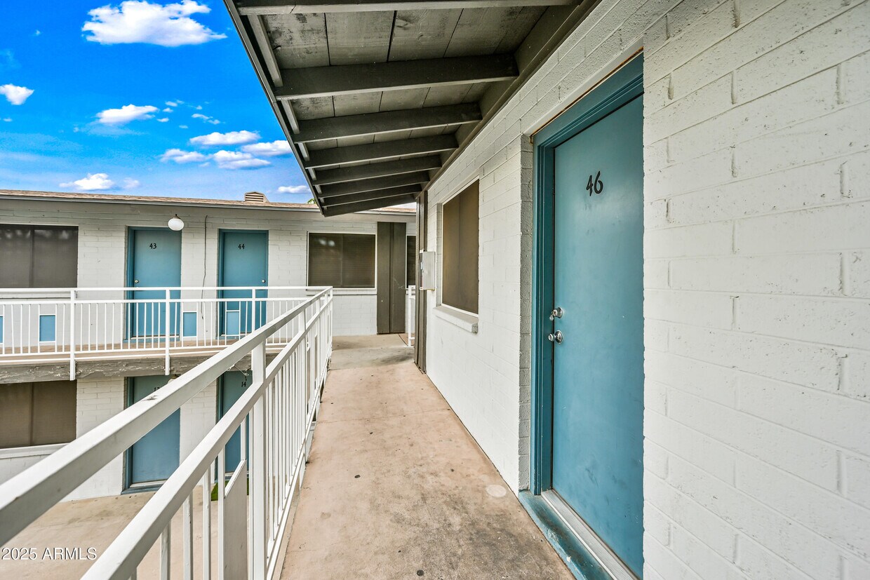 Primary Photo - 3025 N 32nd St