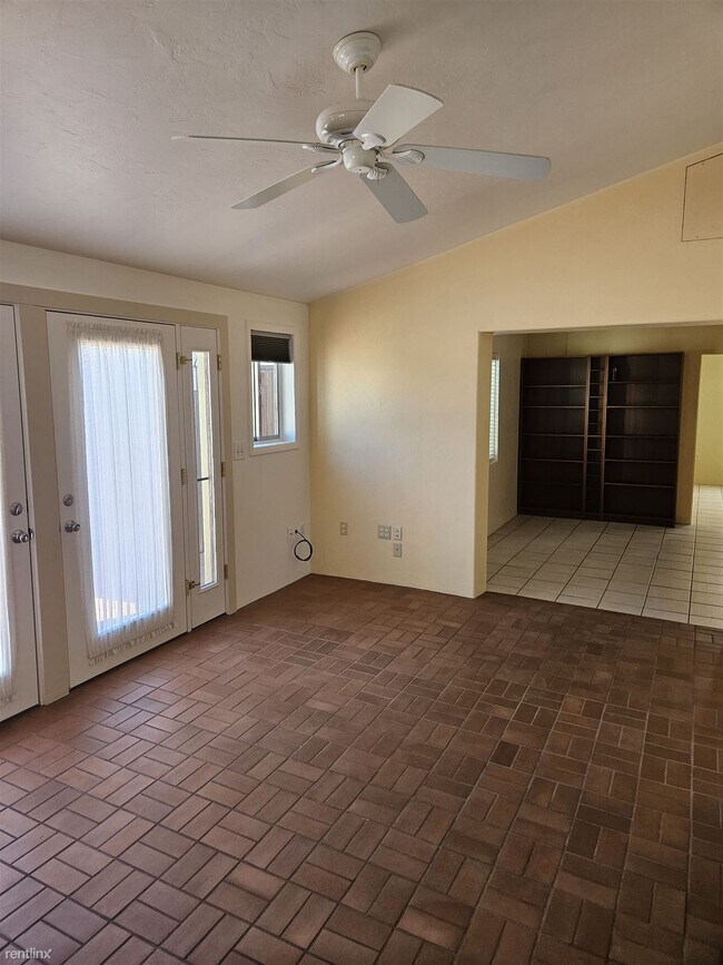 Foto del edificio - 2 br, 1 bath House - 3038 N 34th St Apt 1 #1