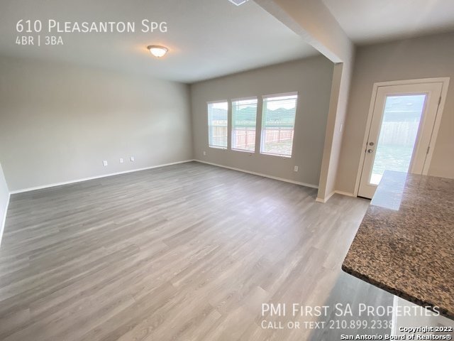 Building Photo - 4 Bedrooms and 2.5 bathrooms in Pleasanton...