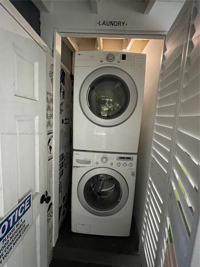 Foto del edificio - 1313 NE 3rd St