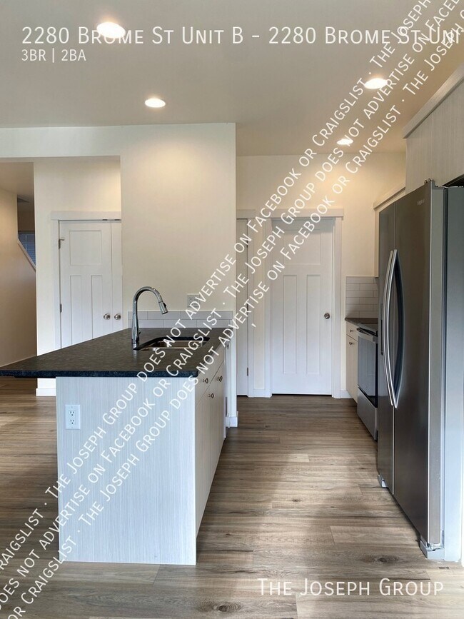 Building Photo - 2280 Brome St