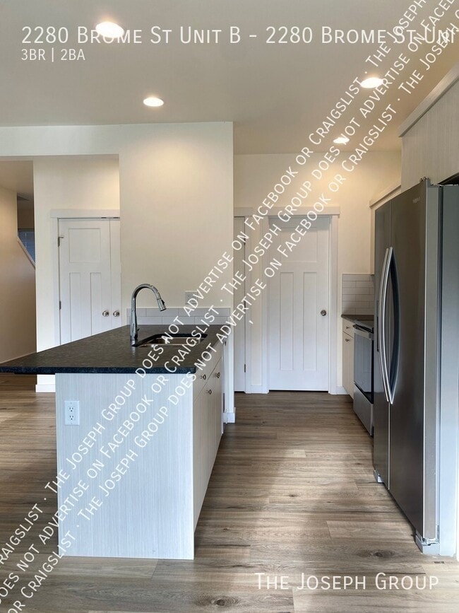 Foto del edificio - 2280 Brome St