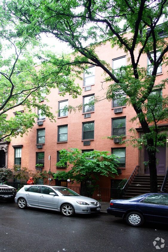 Building Photo - 333 W 22nd St