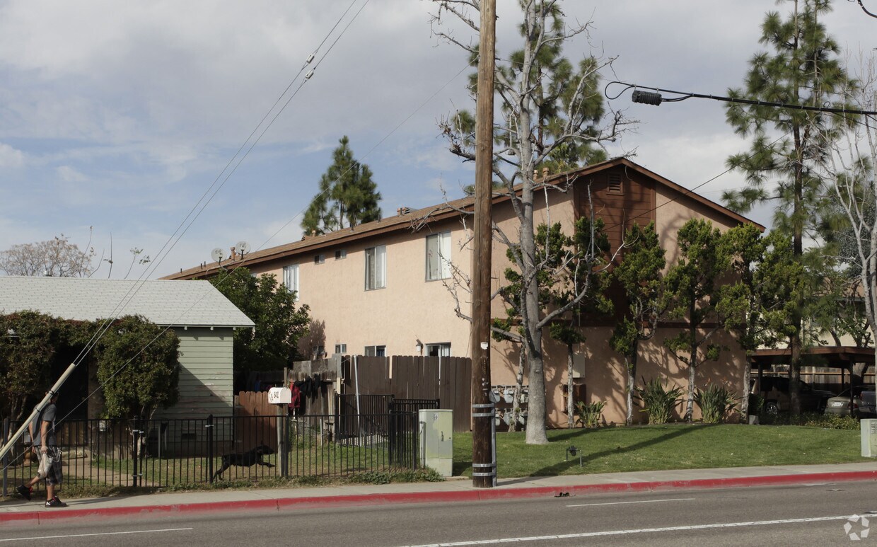 Building Photo - 310 E Washington Ave