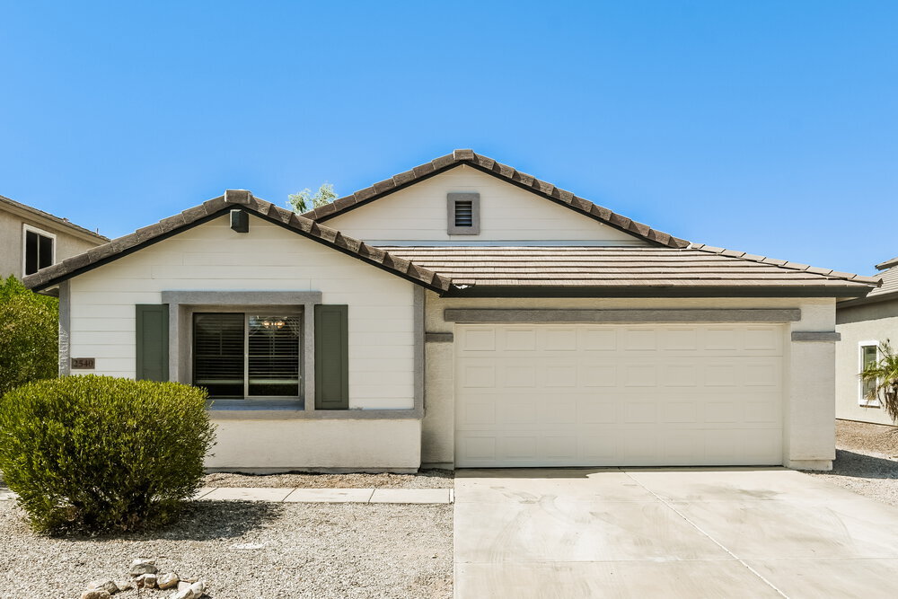 Primary Photo - 2540 W Silver Streak Way