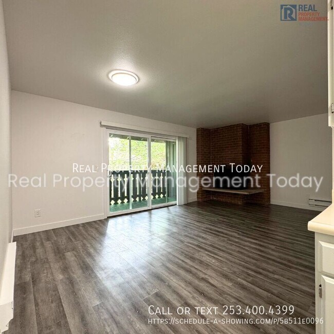Foto del edificio - 4417 76th Ave W