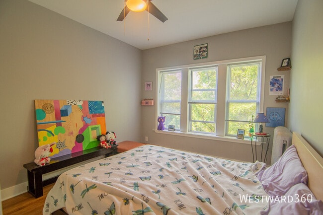 Building Photo - 4543 N Albany-3