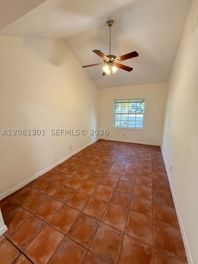 Foto del edificio - 715 NW 116th St