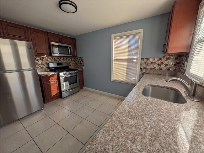 Foto del edificio - 94 Underhill Ave