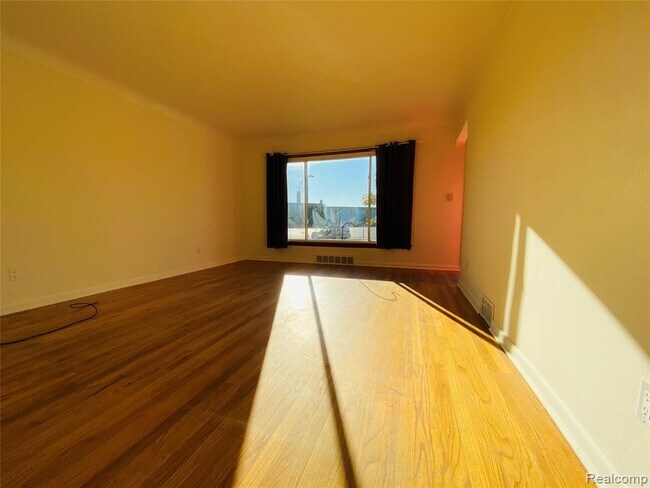 Foto del edificio - 1708 Linwood Ave