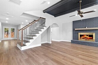 Building Photo - 100 Park Cir