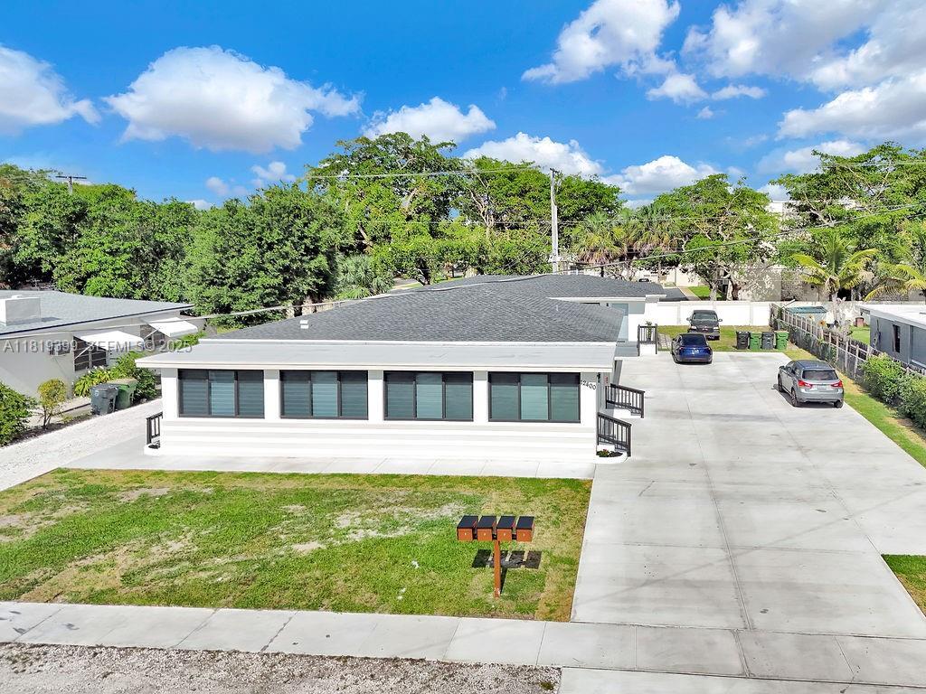 Primary Photo - 12400 NE 11th Ct