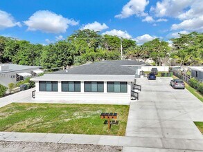 Building Photo - 12400 NE 11th Ct