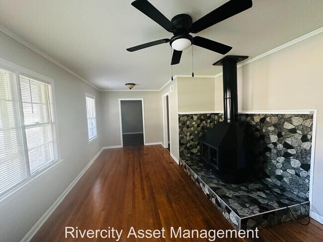 Building Photo - Frayser Gem! Section 8 Friendly, and Ready...