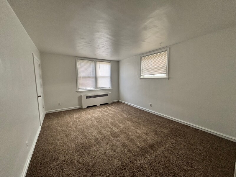 Building Photo - 6000 Bingham St