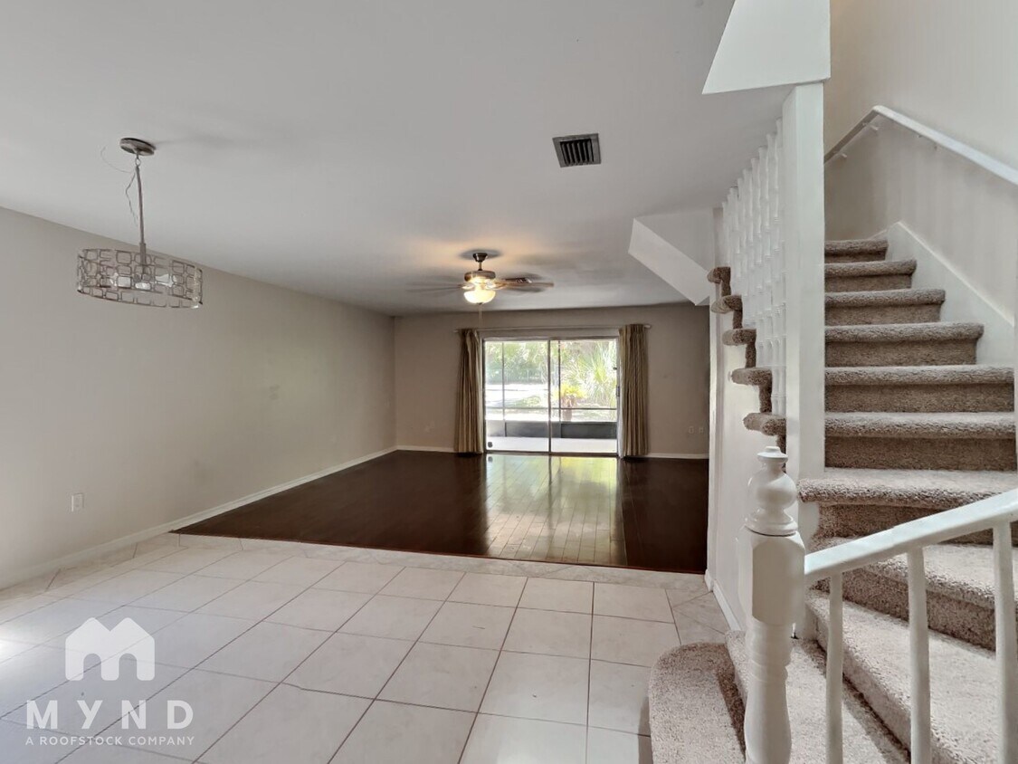 Foto principal - 7296 Daniel Webster Dr