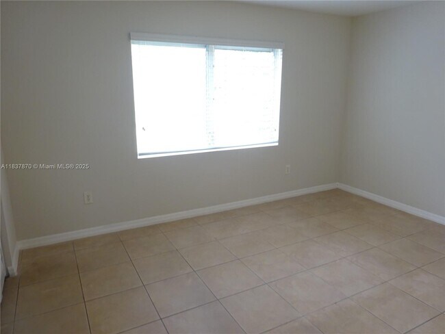 Foto del edificio - 1538 NE 131st Ln
