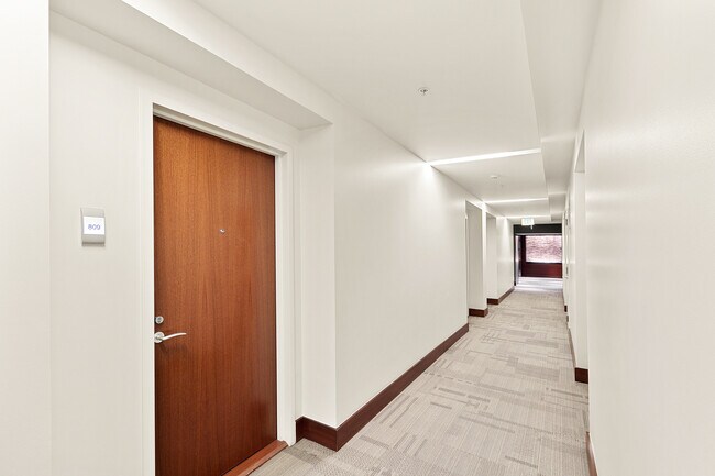 Foto del edificio - 1155 S Grand Ave