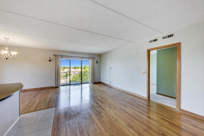 Building Photo - 3258 N Harlem Ave