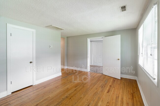 Building Photo - 5336 Buckner Ave