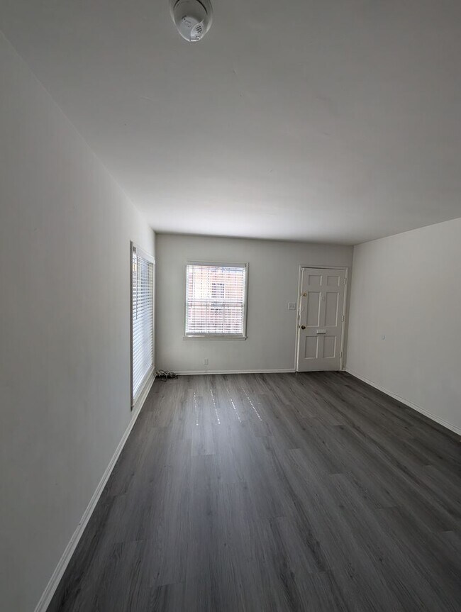 Building Photo - 2183 W. 27th Street