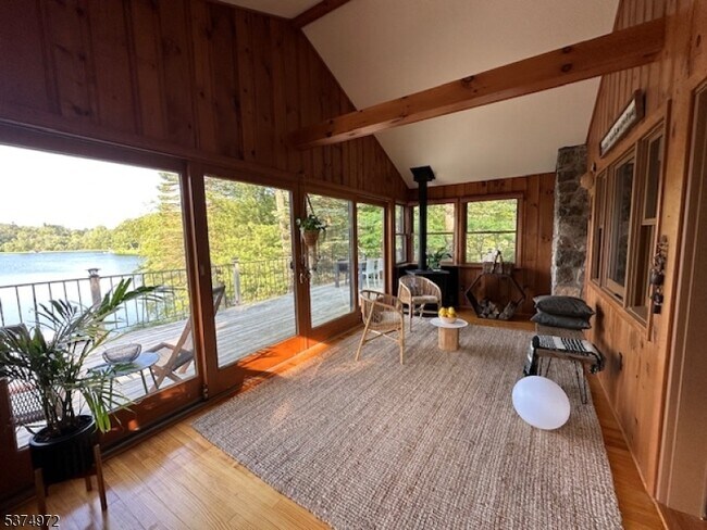 Foto del edificio - 523 Upper Highland Lakes Dr