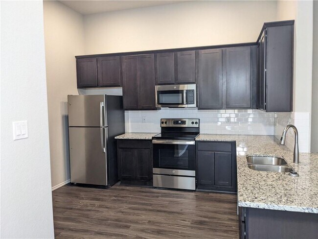 Building Photo - 606 Ashers Pl