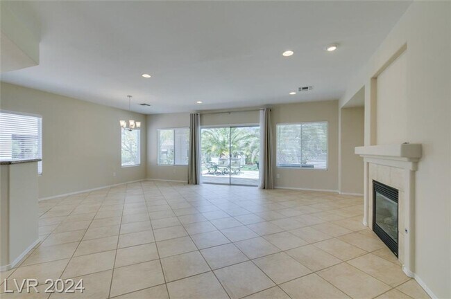 Building Photo - SINGLE STORY IN 55+ SUN CITY ANTHEM COMMUN...