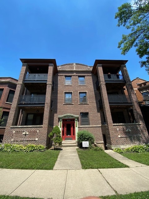 Building Photo - 1450 W Rascher Ave