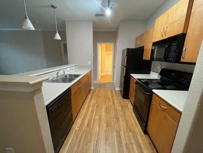 Foto del edificio - Gardens of Bridgehampton - 1 bed - 1 bath
