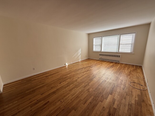 Building Photo - 69 Hope St