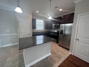 Building Photo - 242 Horizon S Pkwy