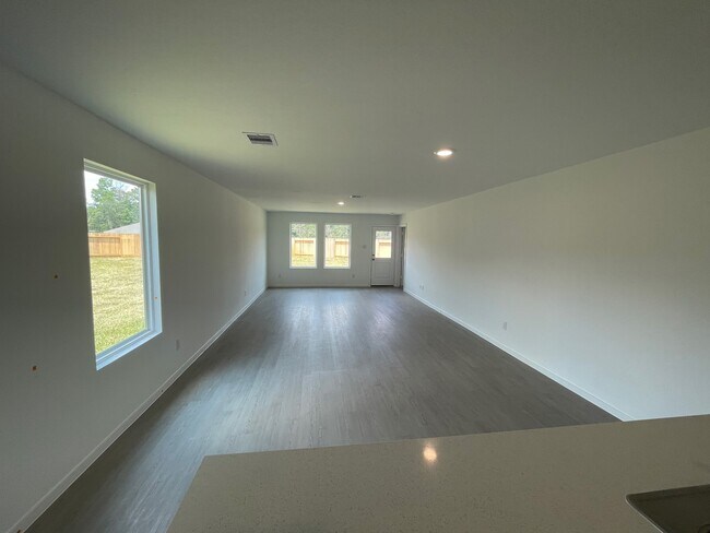 Building Photo - 1627 Winwood Dr