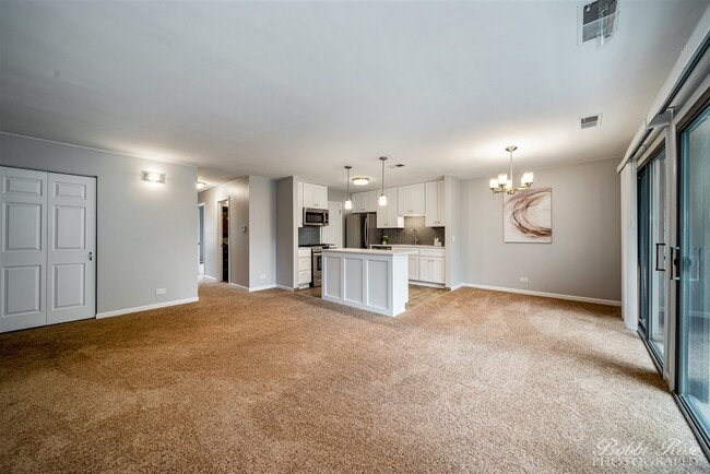 Building Photo - 115 Sussex Cir