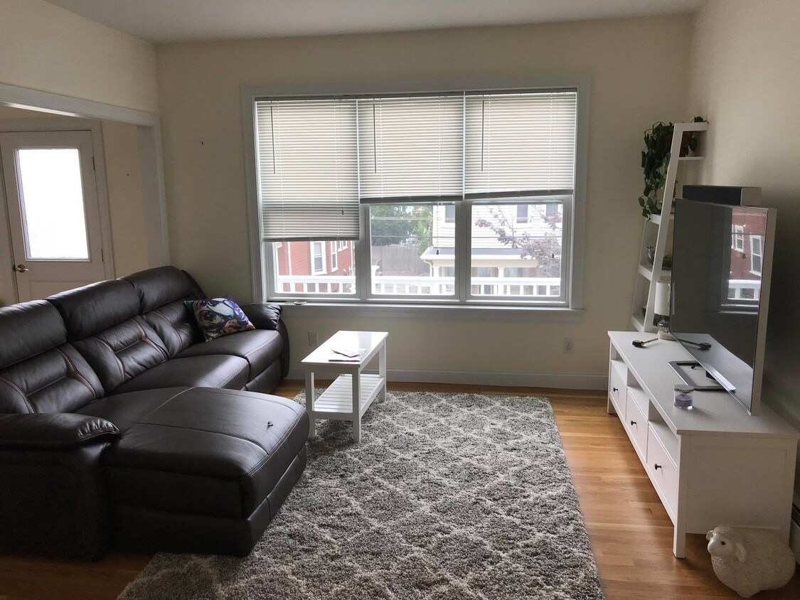 living room - 16 Harris Rd