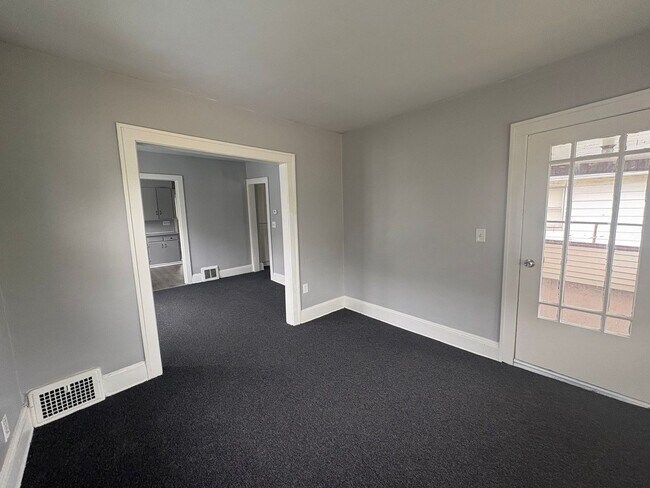 Foto del edificio - 16524 Kipling Ave