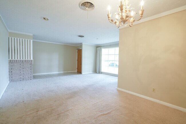 Foto del edificio - 1702 Ivie Lee St