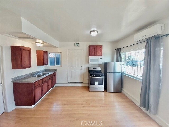 Building Photo - 7053 3rd Ave