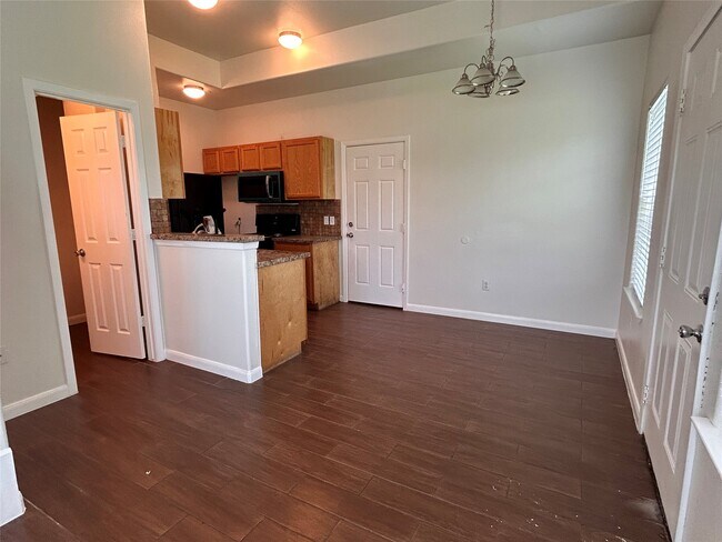 Foto del edificio - 6837 Larkstone St