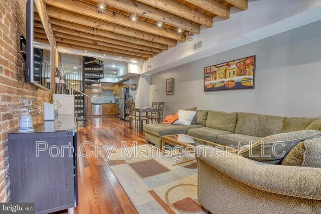 Foto del edificio - 1711 Clarkson St