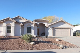 Building Photo - 221 Cloud Song E