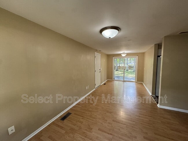 Building Photo - 7001 Blake Dr