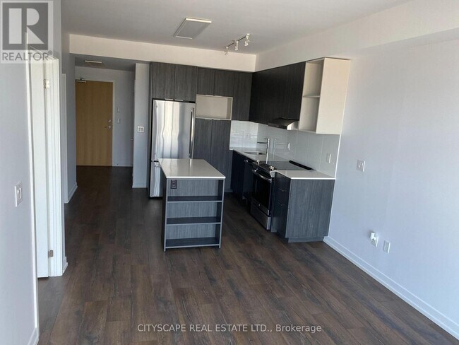 Photo du bâtiment - 2520-2520 Eglinton Ave W