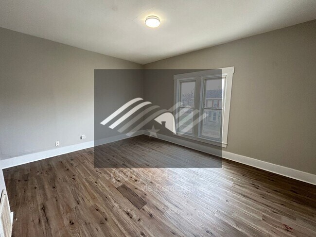 Foto del edificio - 815 S Main St